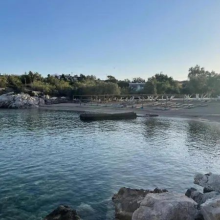 Vila Seafront Next To The House *